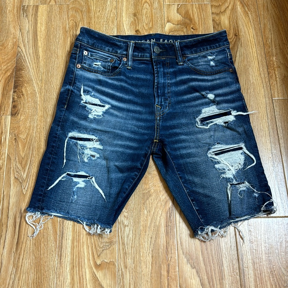 Men’s American Eagle Distrssed Shorts size 29 Waist